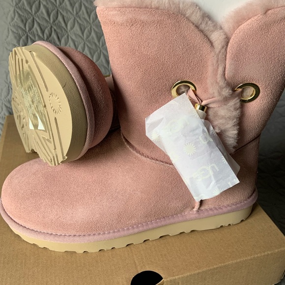 NWT UGG Sz 9 Irina Tessie Pom Pom - Picture 2 of 5